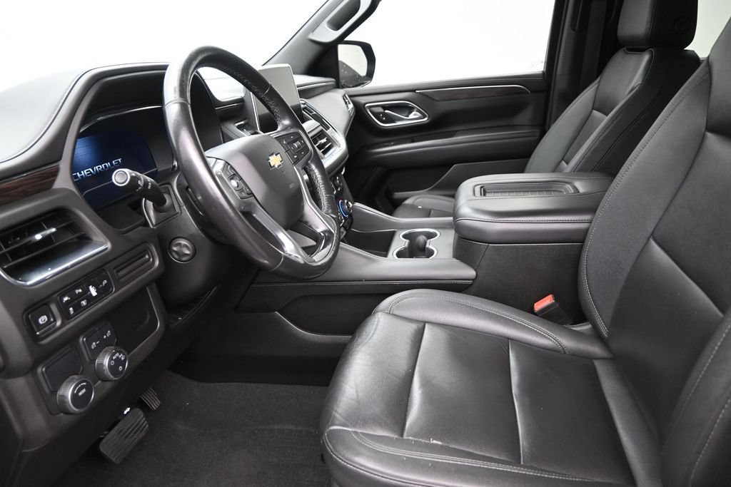 Used 2022 Chevrolet Suburban LT w/ Luxury Package RWD image 12