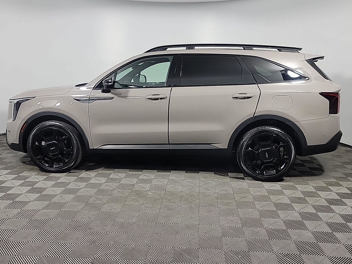 Used 2024 Kia Sorento SX Prestige image 11