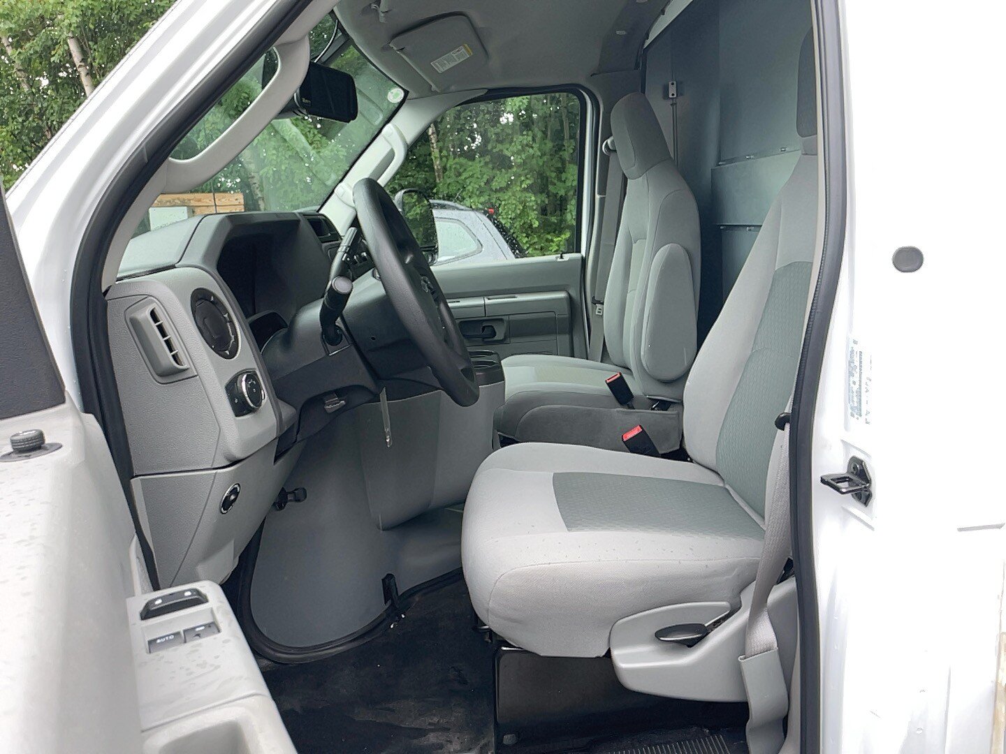 Used 2026 Ford E-350 and Econoline 350 Super Duty w/ Interior Upgrade Package RWD image 11