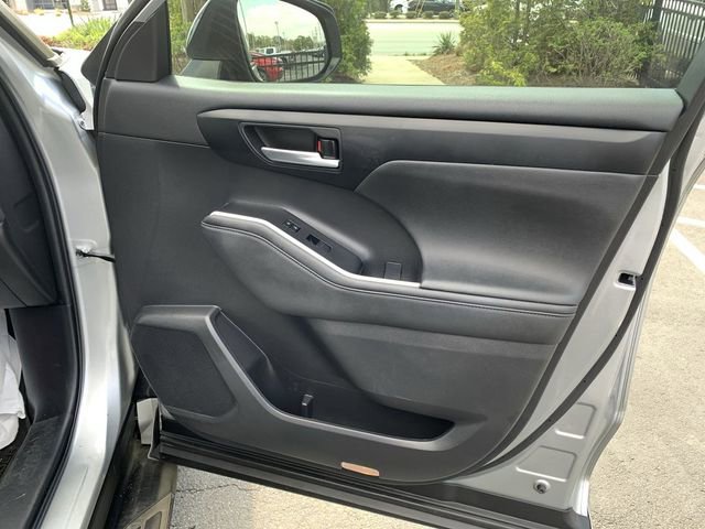 Used 2023 Toyota Highlander XSE image 13