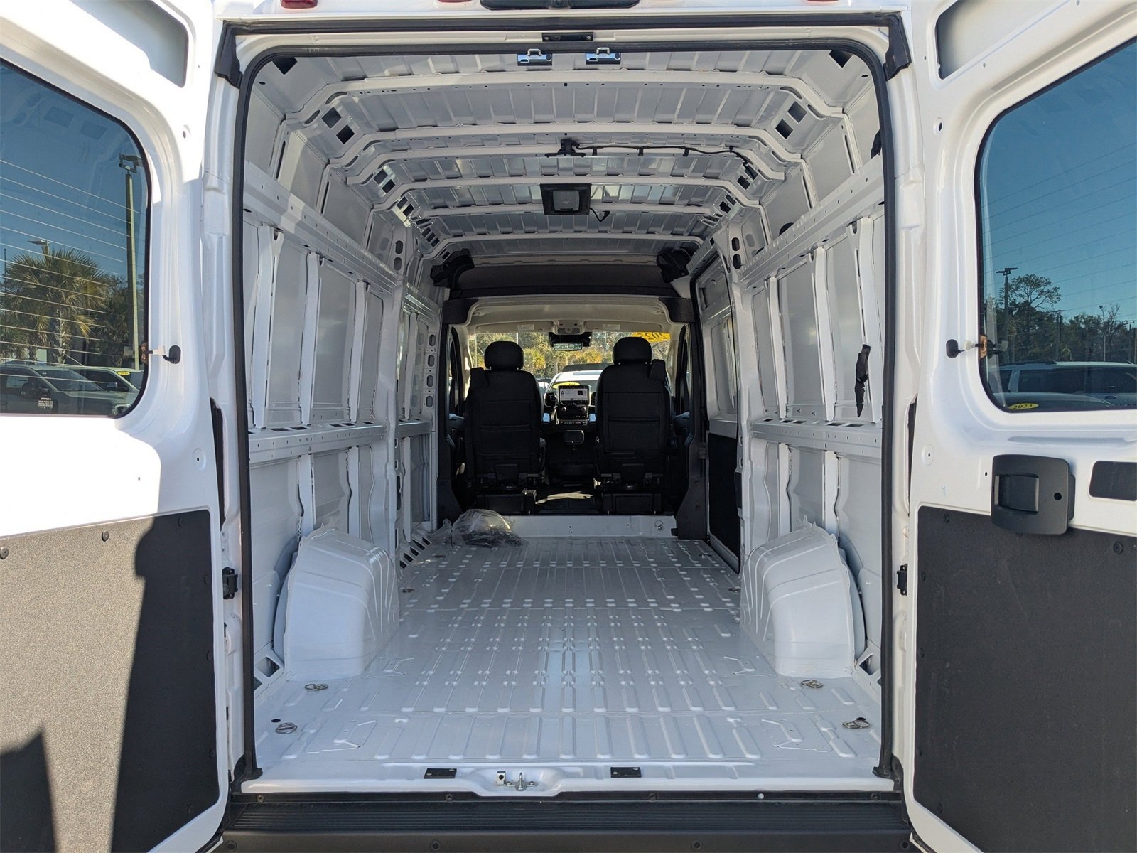 Used 2025 RAM ProMaster 3500 w/ Quick Order Package 22G SLT image 13