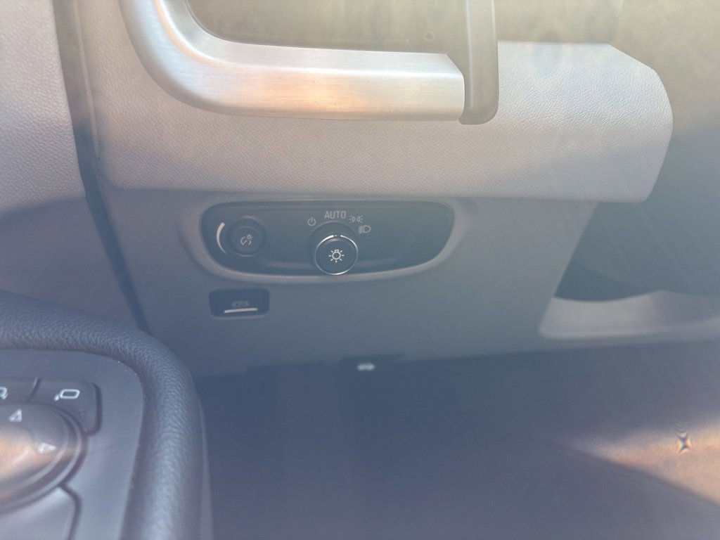 Used 2023 GMC Terrain SLE w/ Driver Convenience Package image 15