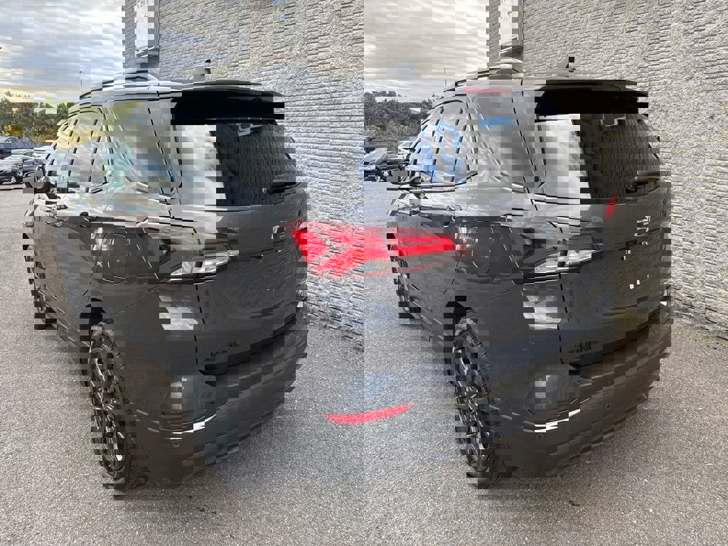 Used 2022 Chevrolet Equinox RS w/ Infotainment Package image 5