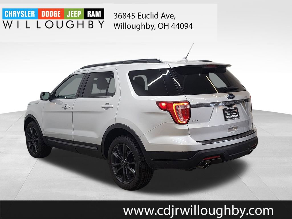 Used 2018 Ford Explorer XLT w/ Equipment Group 202A image 6