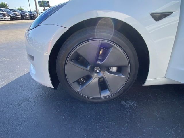 Used 2021 Tesla Model 3 Standard Range Plus image 12