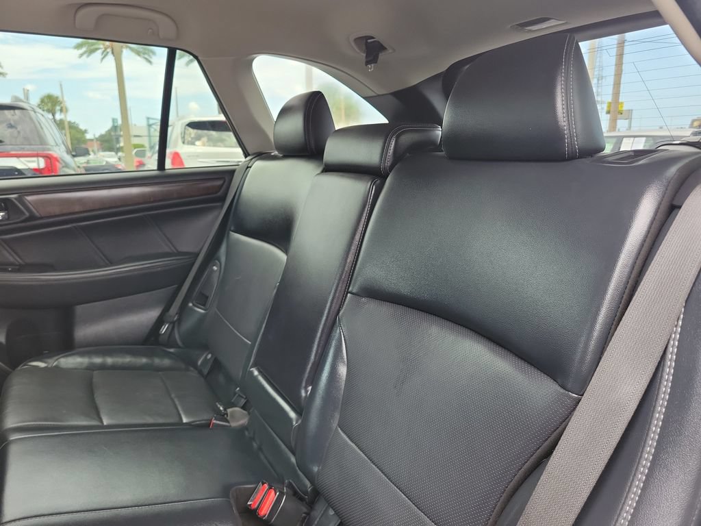 Used 2018 Subaru Outback 3.6R Limited AWD/4WD image 11