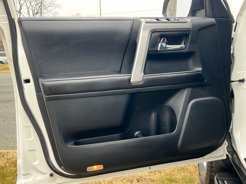 Used 2015 Toyota 4Runner SR5 image 16