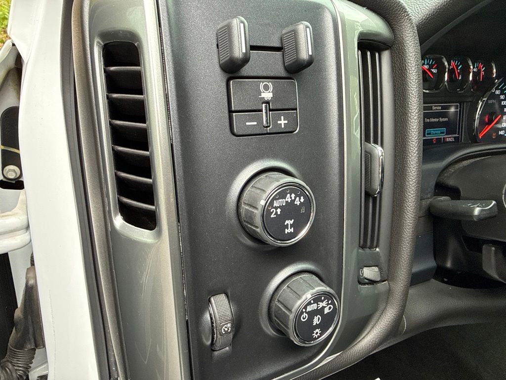 Used 2018 Chevrolet Silverado 1500 LT w/ All Star Edition AWD/4WD image 21