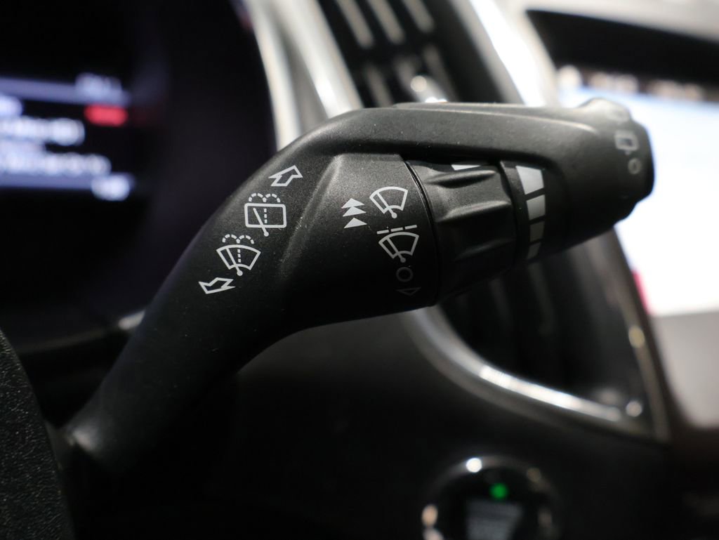 Used 2018 Ford Edge Titanium w/ Equipment Group 301A image 44