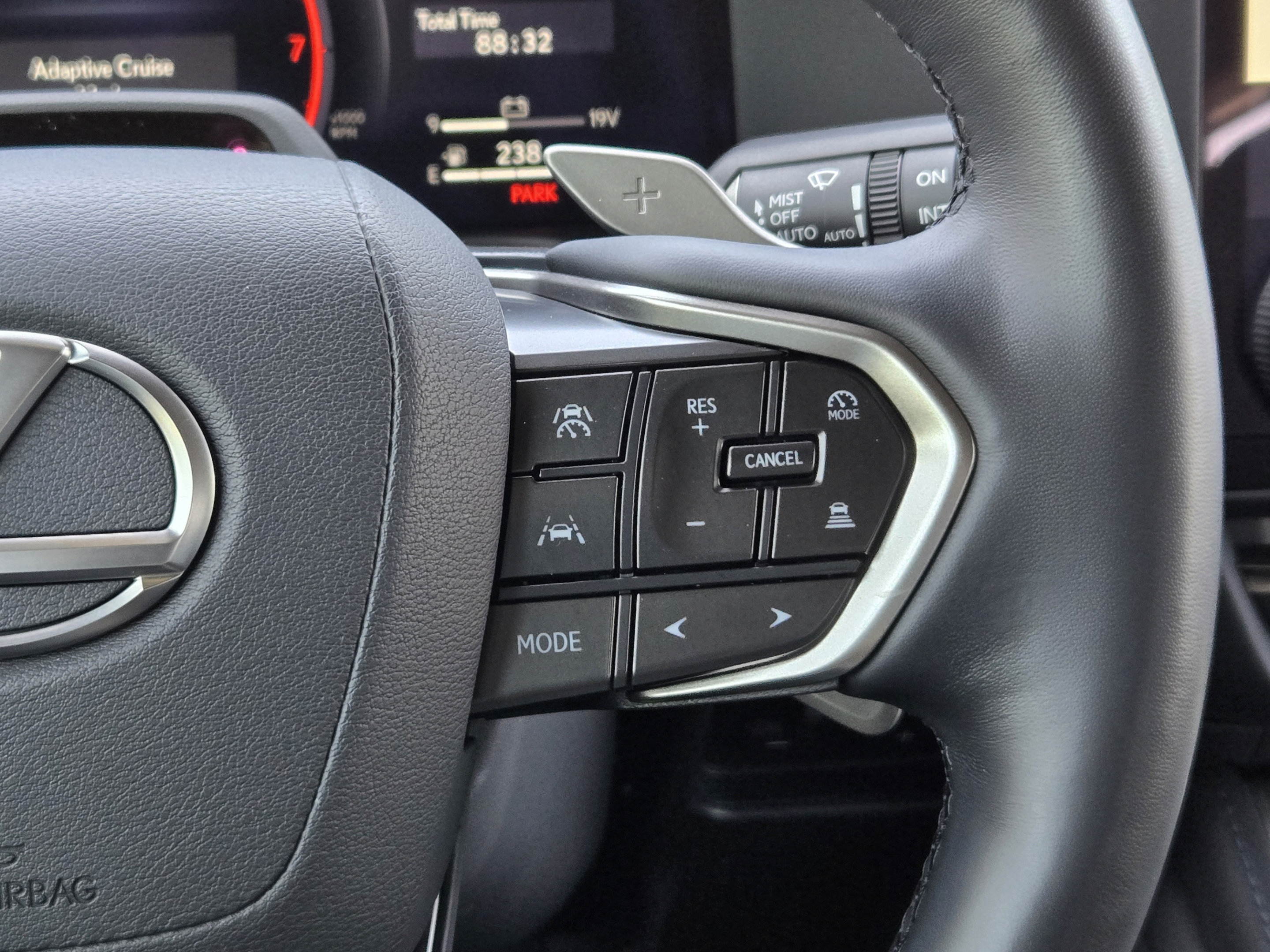 Used 2024 Lexus GX 550 w/ Accessory Package (Z1) AWD/4WD image 28