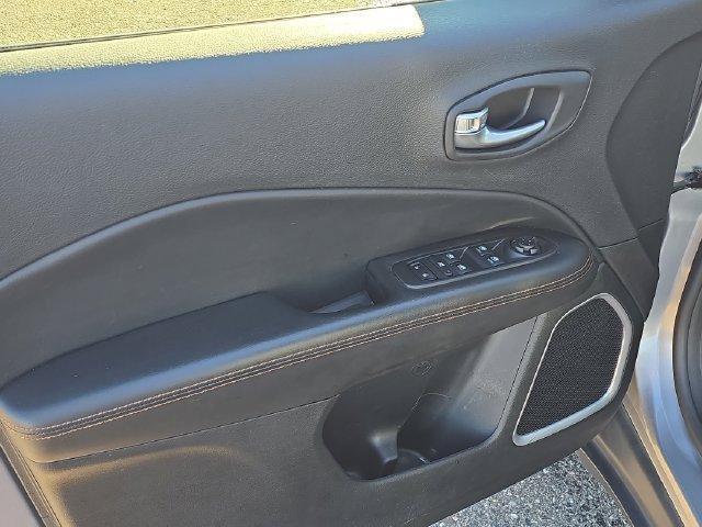 Used 2018 Jeep Compass Limited w/ Safe & Security Group AWD/4WD image 14