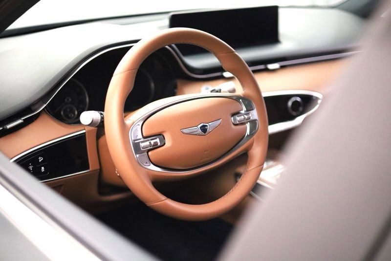 Used 2024 Genesis GV70 2.5T w/ Advanced Package image 12