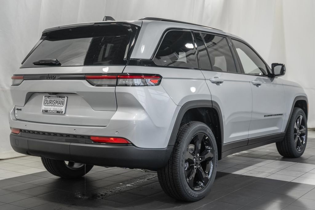 New 2025 Jeep Grand Cherokee Altitude image 4