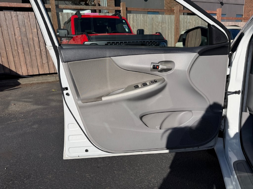 Used 2011 Toyota Corolla LE FWD image 20