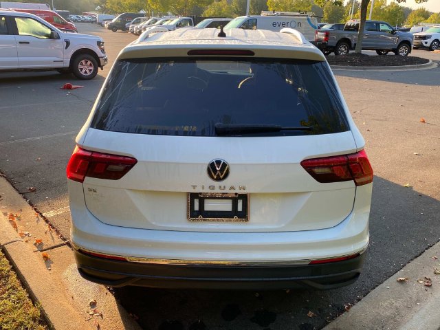 Used 2024 Volkswagen Tiguan SE FWD image 32