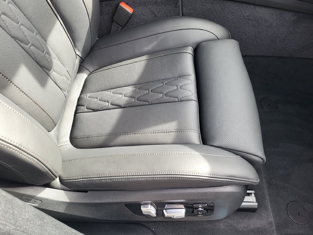 New 2027 BMW X6 xDrive40i AWD/4WD image 17