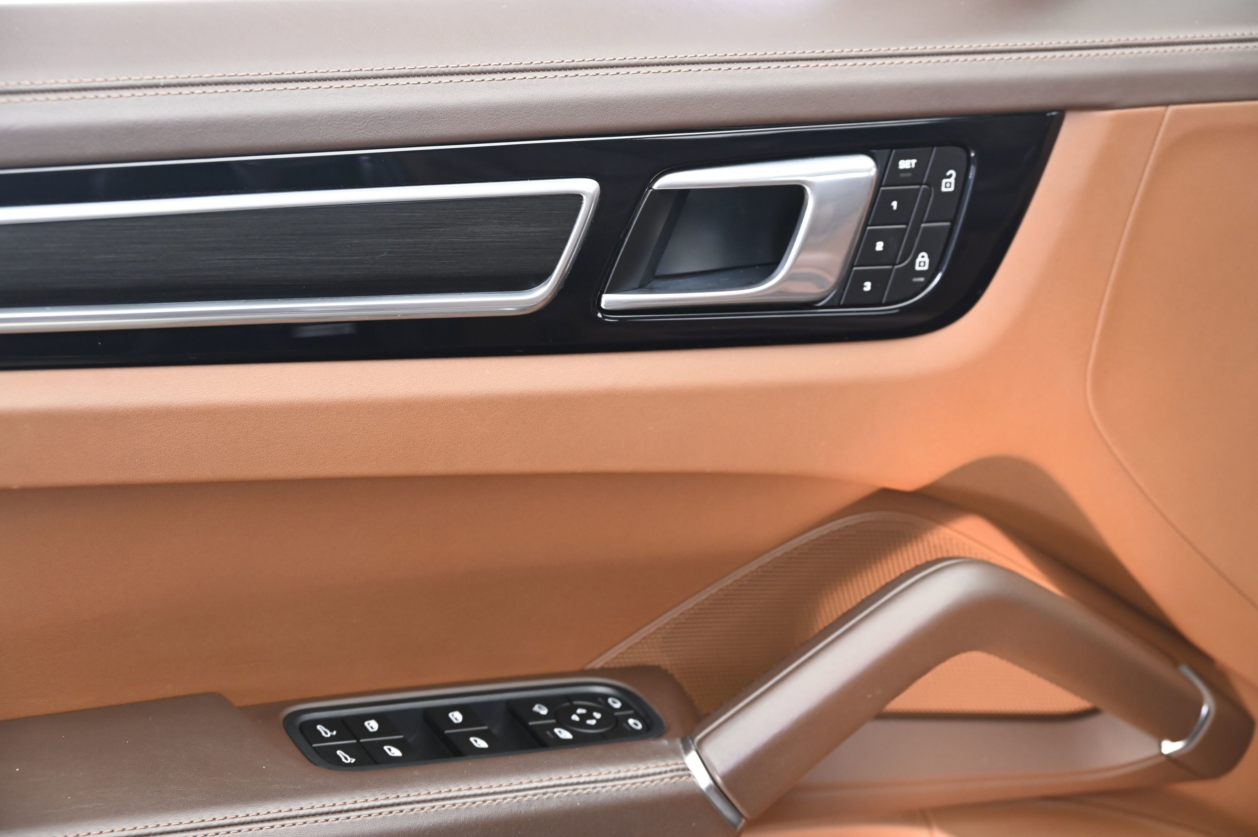 Used 2022 Porsche Cayenne GTS image 27