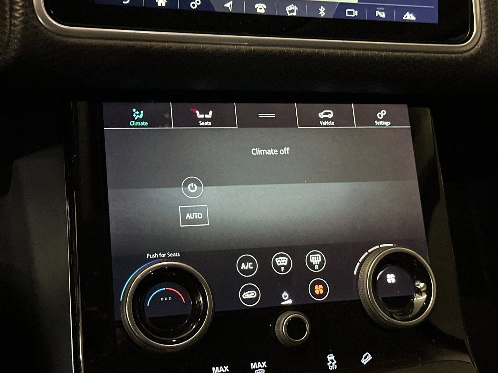 Used 2020 Land Rover Range Rover Velar S image 28