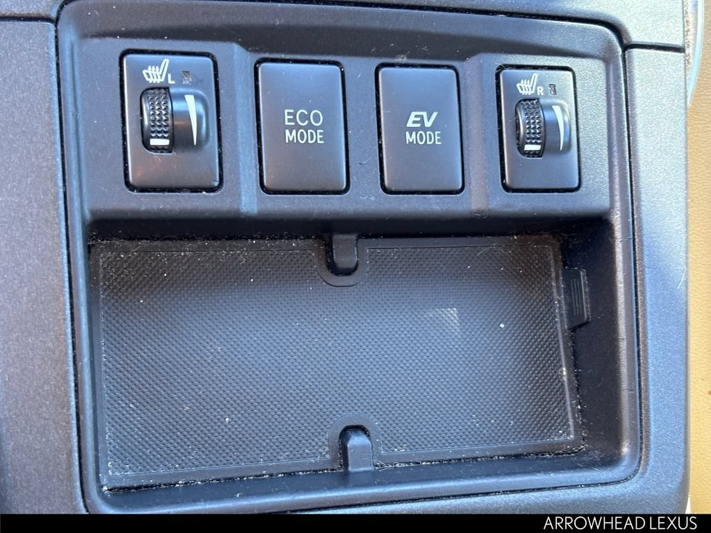 Used 2015 Toyota Camry XLE w/ Moonroof Package FWD image 31