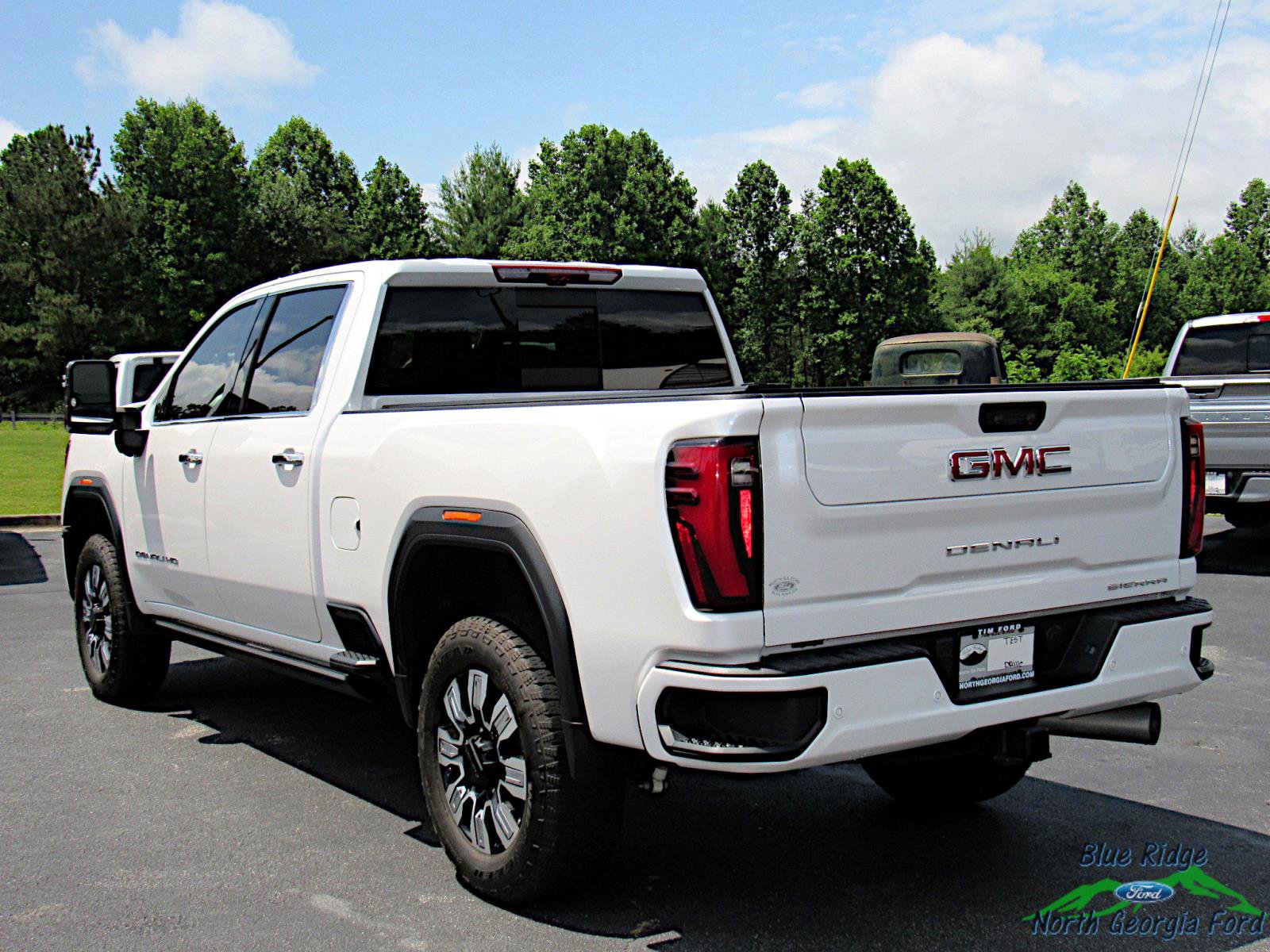 Used 2024 GMC Sierra 2500 Denali w/ Denali Reserve Package image 3