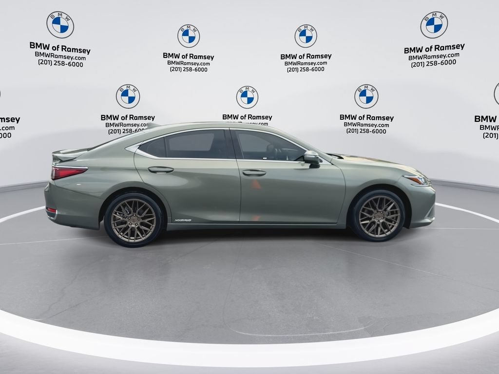 Used 2019 Lexus ES 300h w/ Premium Package FWD image 9