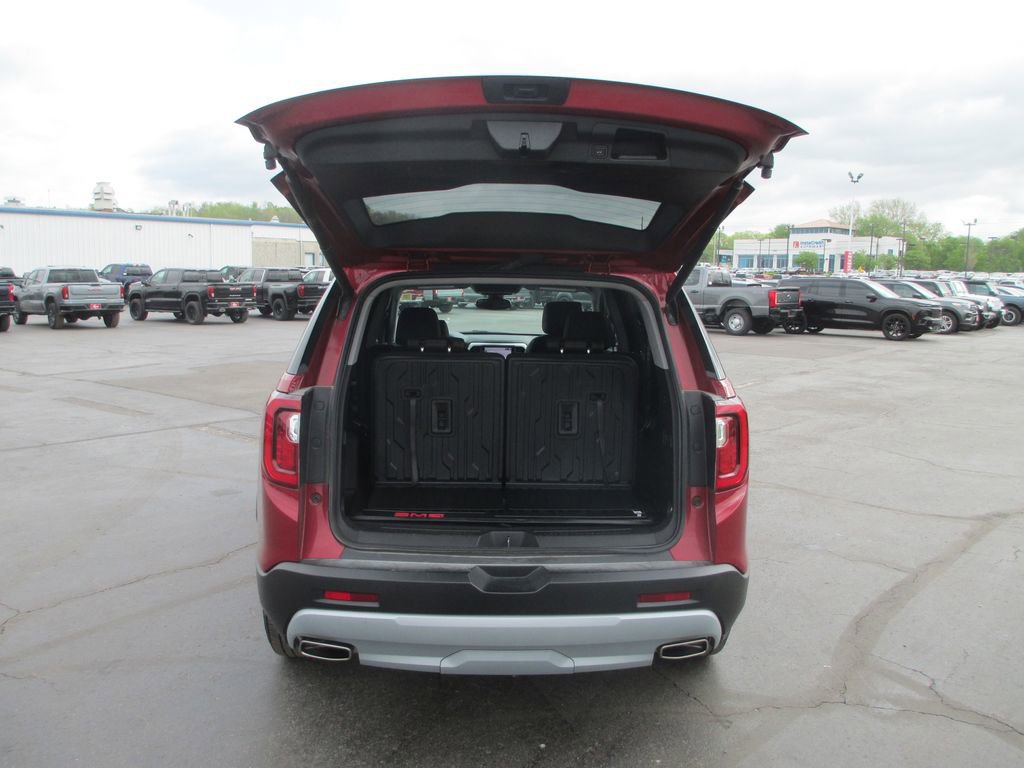 Used 2023 GMC Acadia SLT w/ Technology Package AWD/4WD image 8