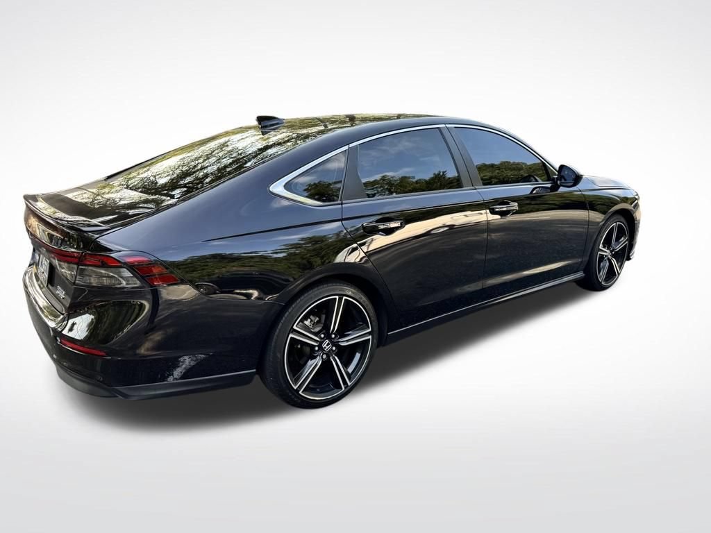 Used 2024 Honda Accord Sport image 4