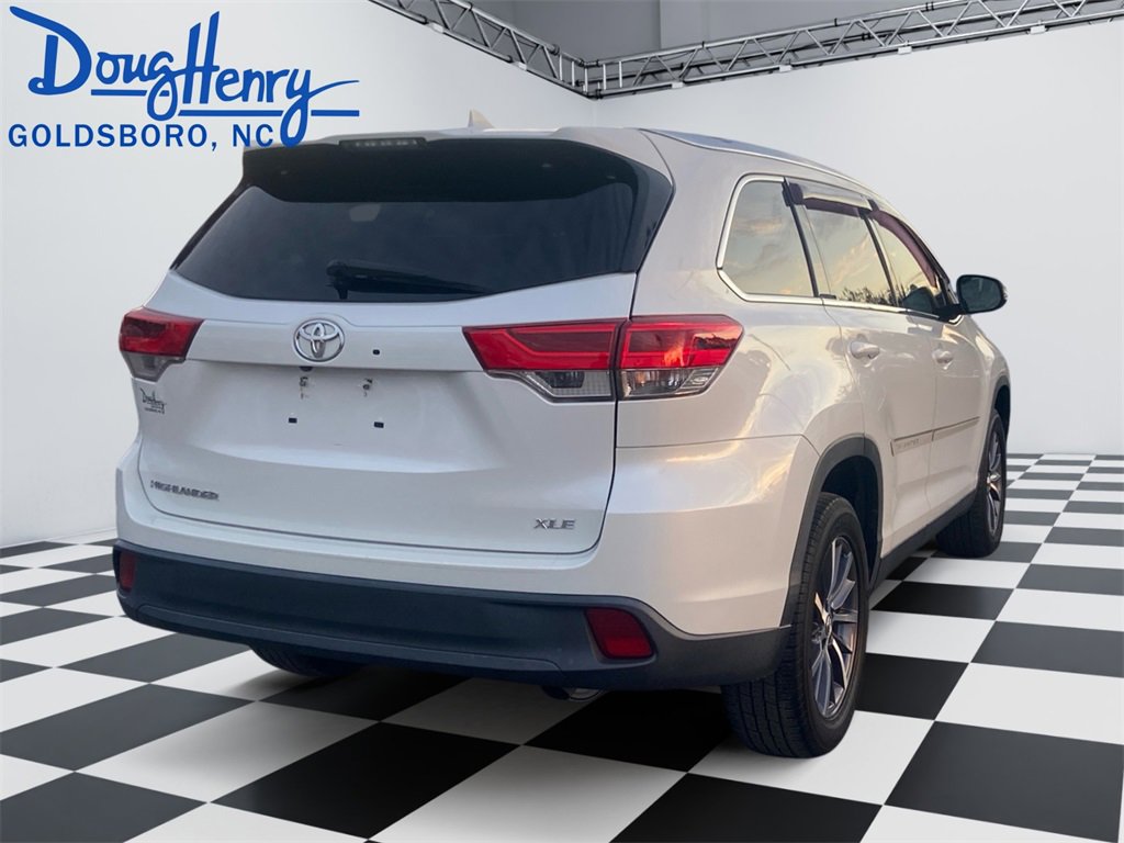 Used 2019 Toyota Highlander XLE image 5