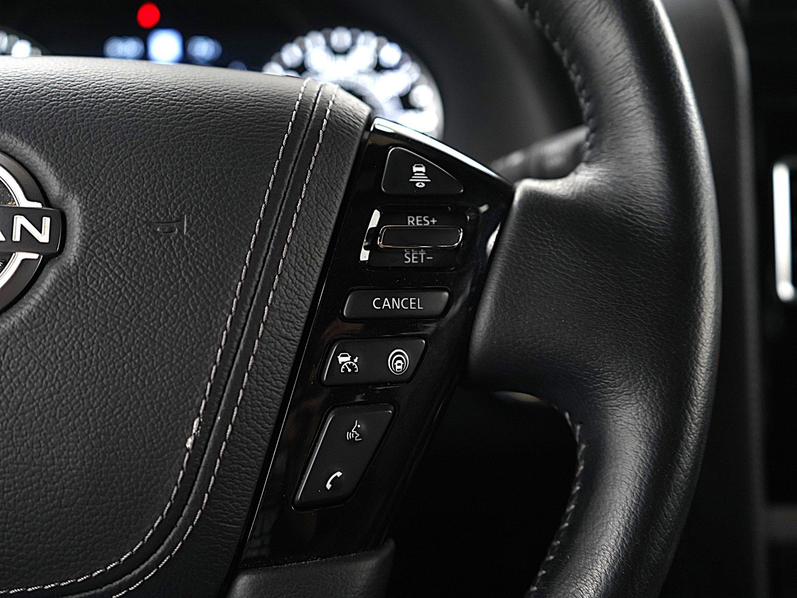 Used 2023 Nissan Armada Platinum w/ Captain's Chairs Package image 31