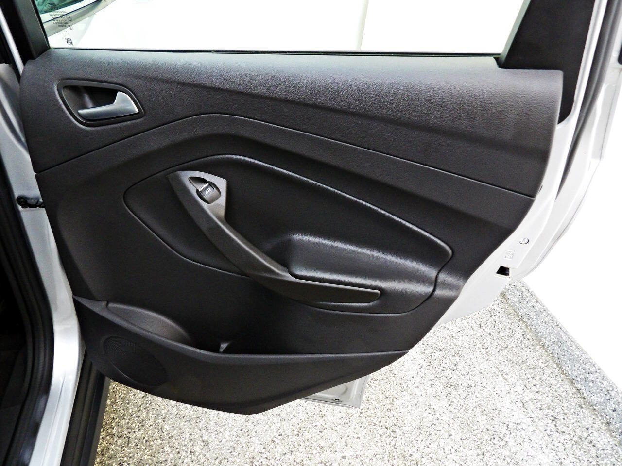Used 2017 Ford C-MAX SE FWD image 12