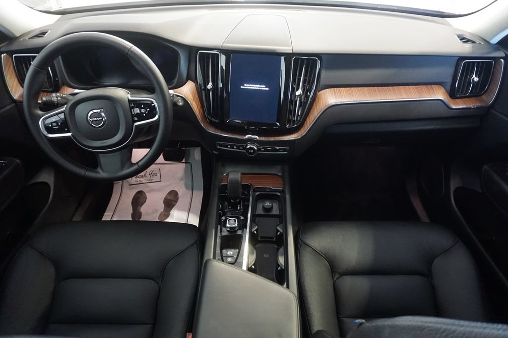 Used 2024 Volvo XC60 B5 Plus AWD/4WD image 29