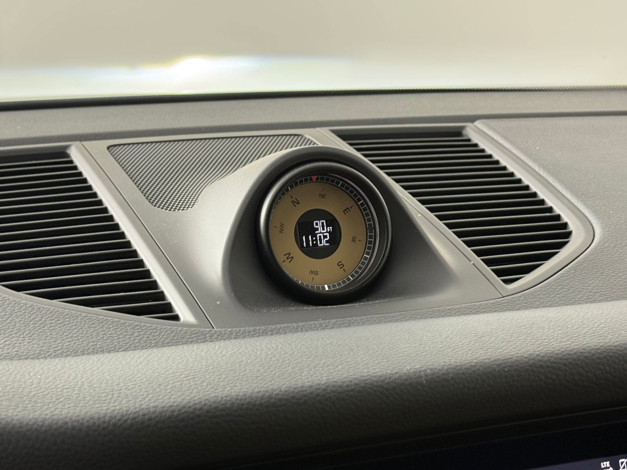 New 2025 Porsche Macan image 21