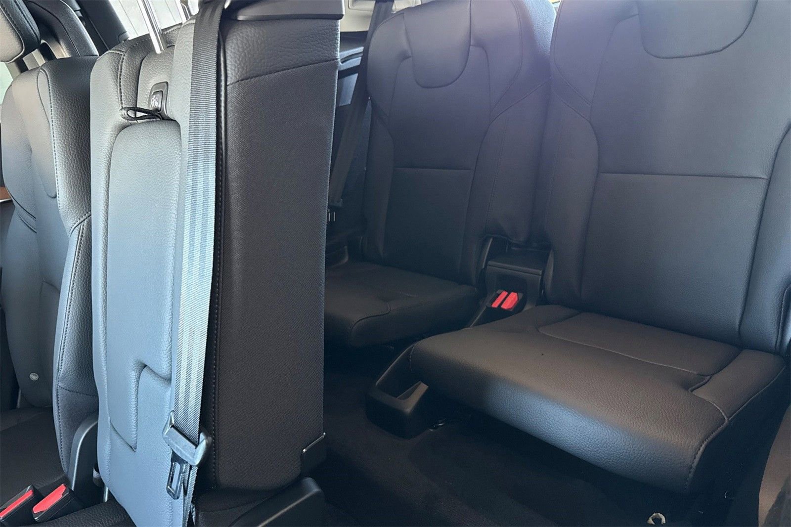 New 2025 Volvo XC90 B6 Plus w/ Protection Package Premier image 14