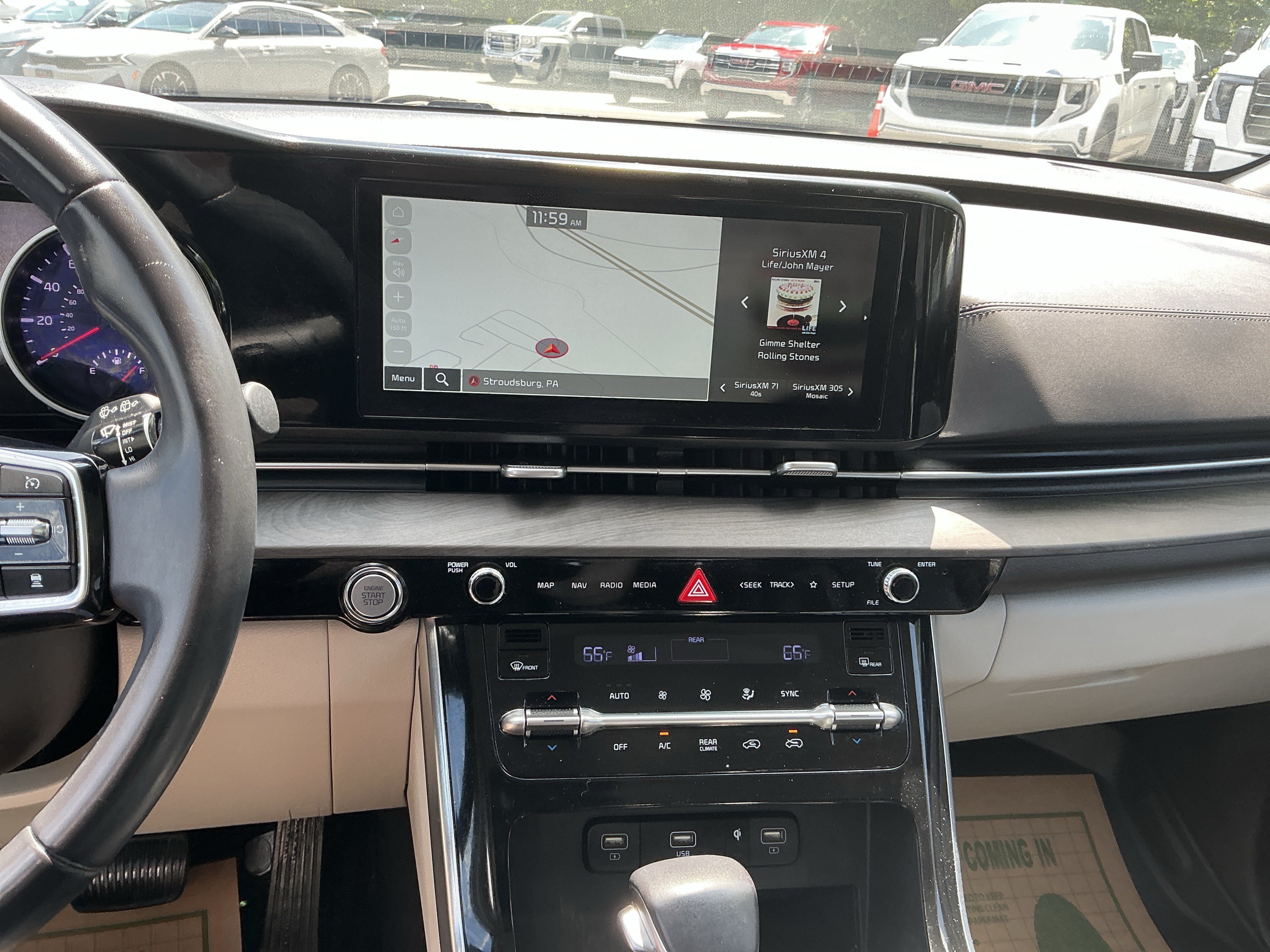 Used 2024 Kia Carnival EX FWD image 22