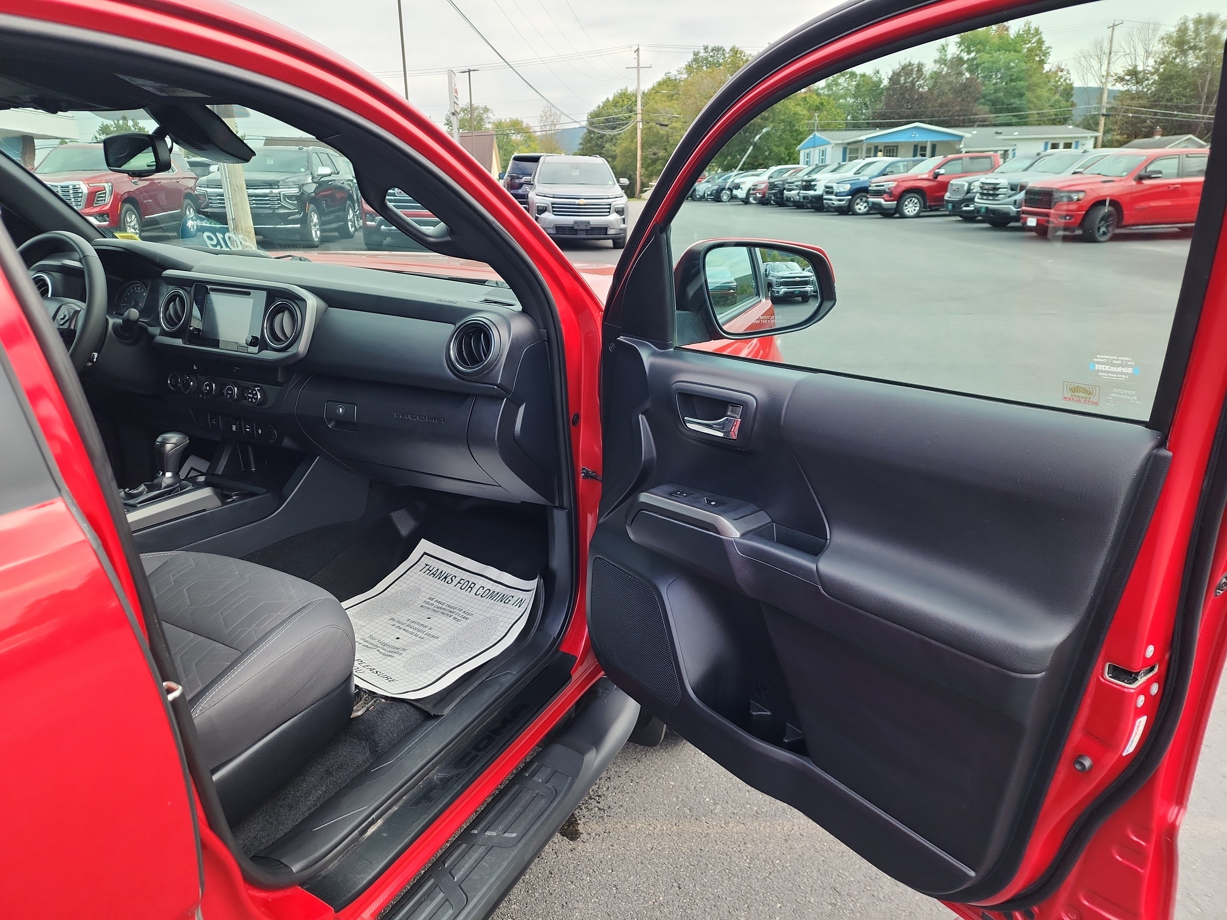 Used 2019 Toyota Tacoma TRD Off-Road AWD/4WD image 28