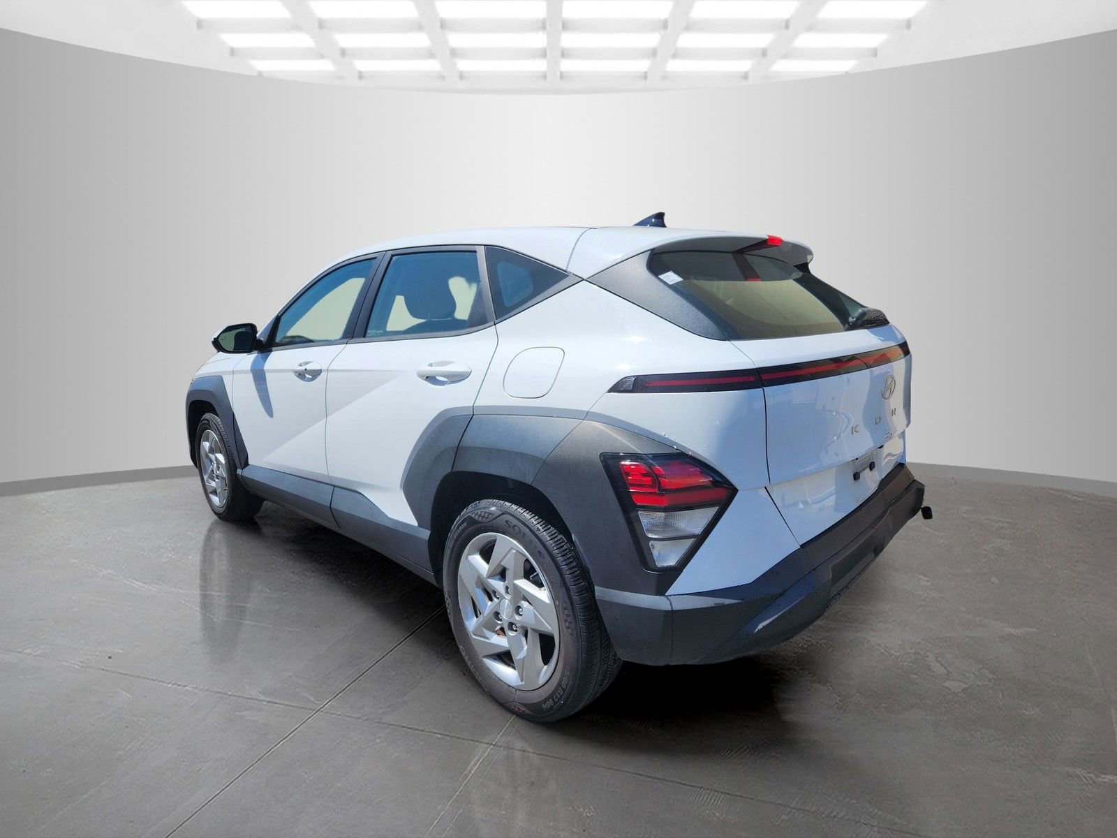 Used 2024 Hyundai Kona SE FWD image 5