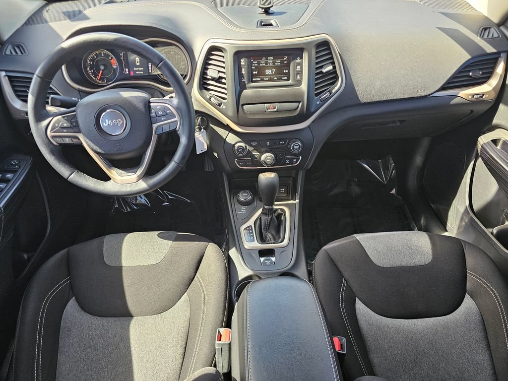 Used 2017 Jeep Cherokee Sport AWD/4WD image 25