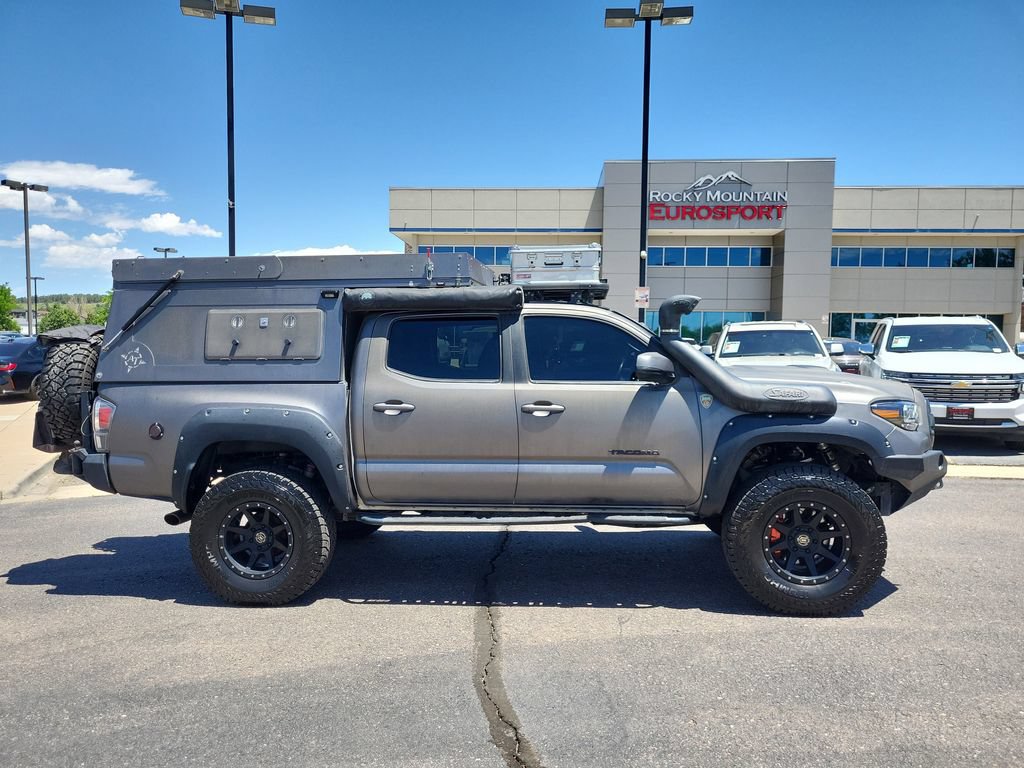 Used 2016 Toyota Tacoma TRD Off-Road w/ Premium & Technology Package AWD/4WD image 3