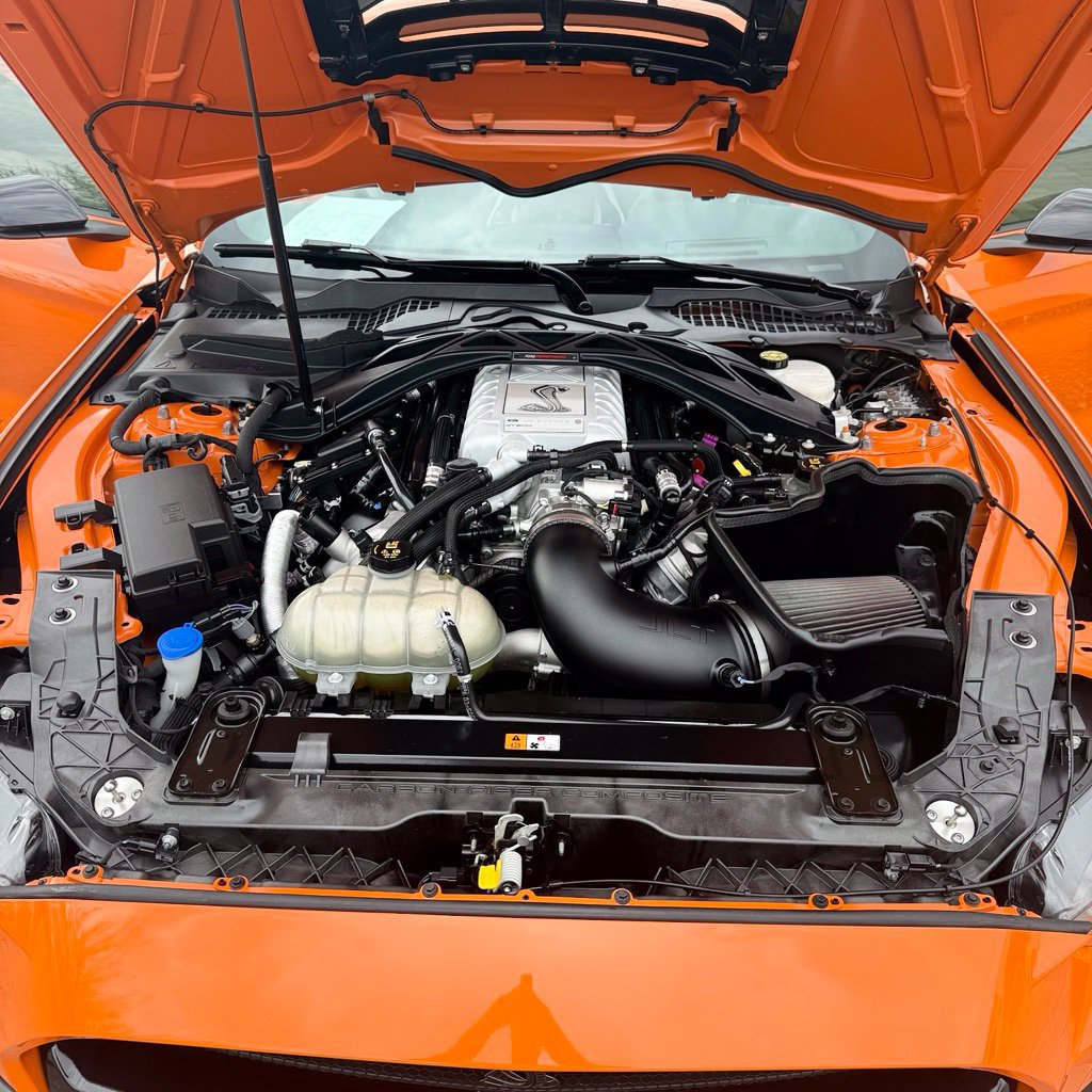 Used 2020 Ford Mustang Shelby GT500 w/ Carbon Fiber Track Pack RWD image 9