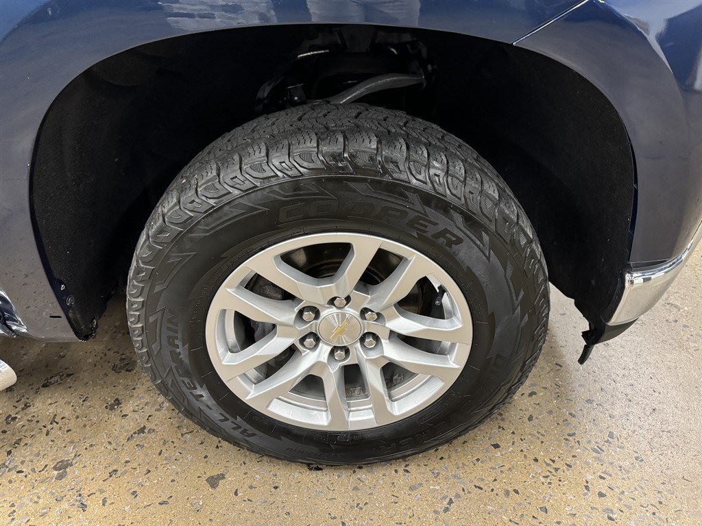 Used 2021 Chevrolet Silverado 1500 LT w/ Z71 Off-Road Package AWD/4WD image 19