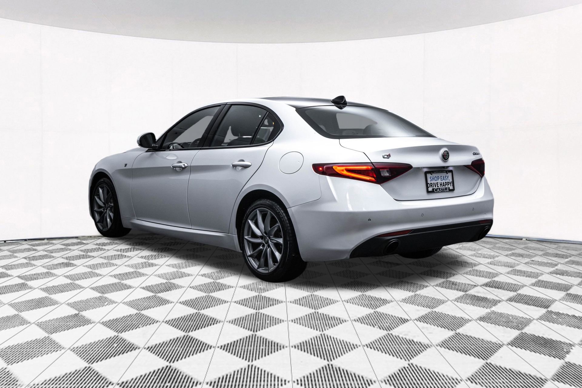 Used 2022 Alfa Romeo Giulia Ti AWD/4WD image 9