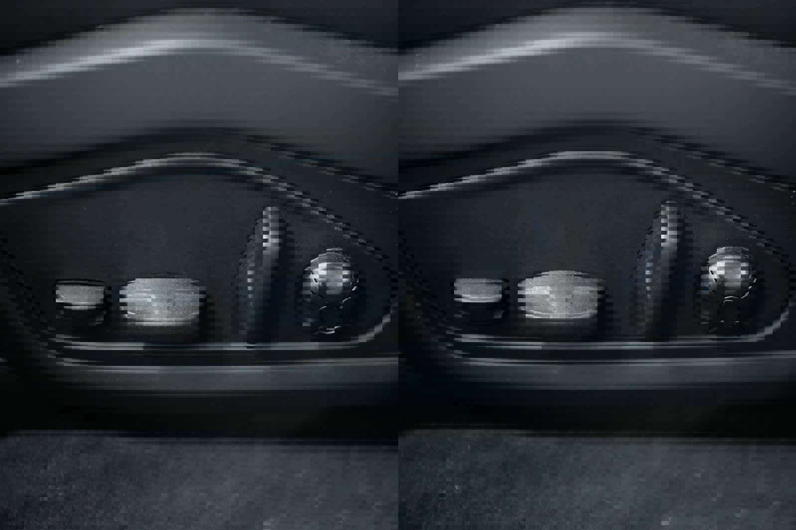 Certified 2024 Porsche Taycan 4 Cross Turismo image 17