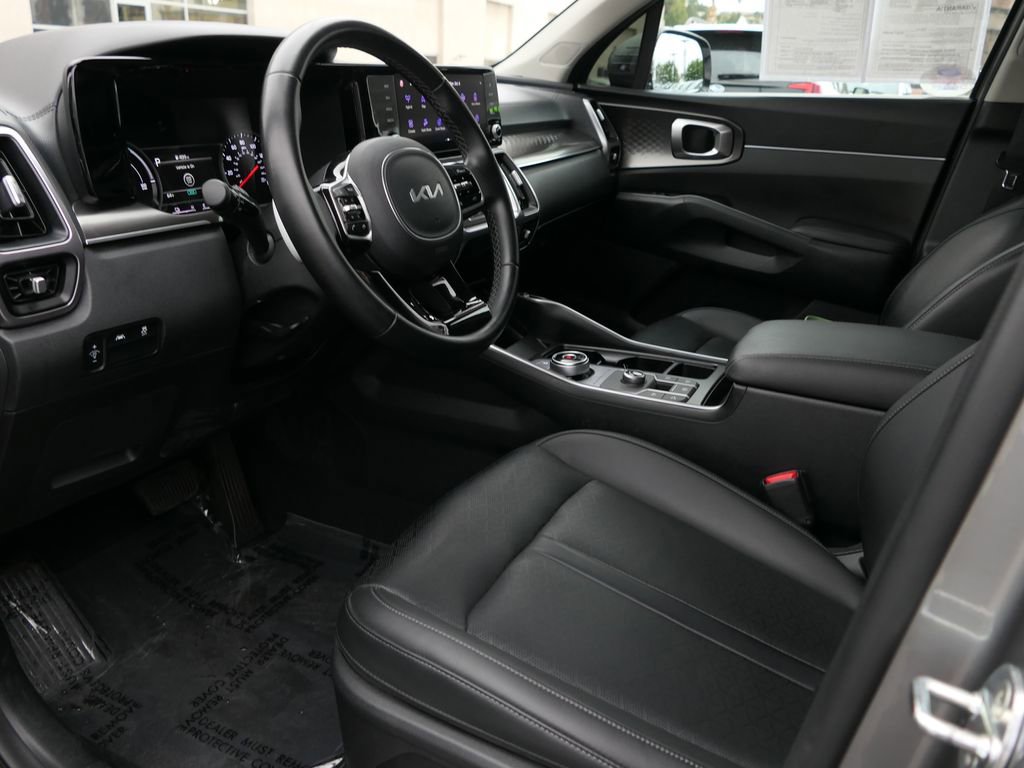 Used 2022 Kia Sorento S image 12