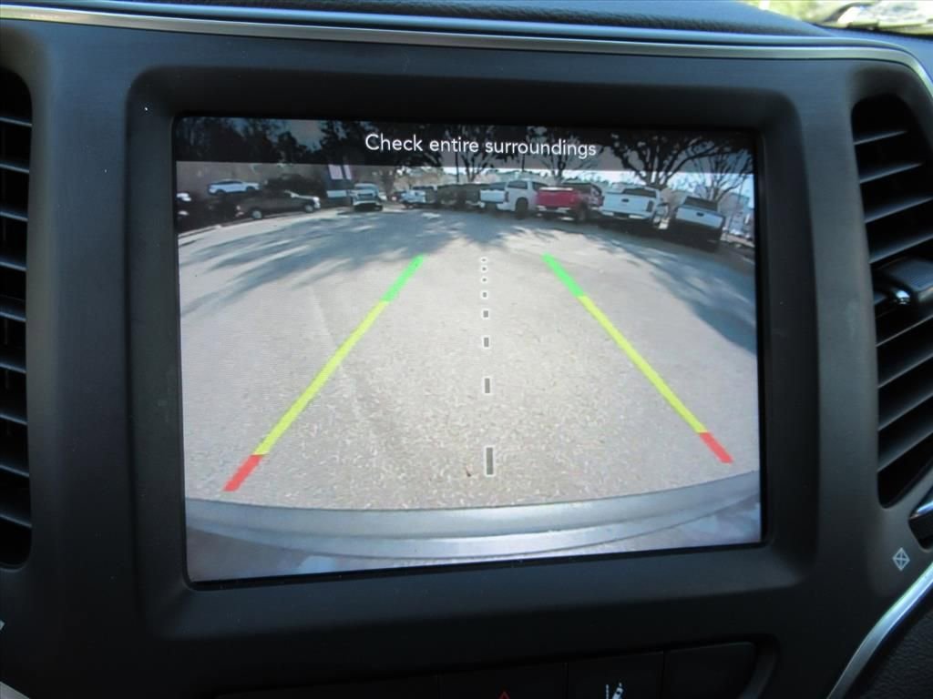 Used 2022 Jeep Cherokee Latitude Lux w/ Mopar Interior Package image 26