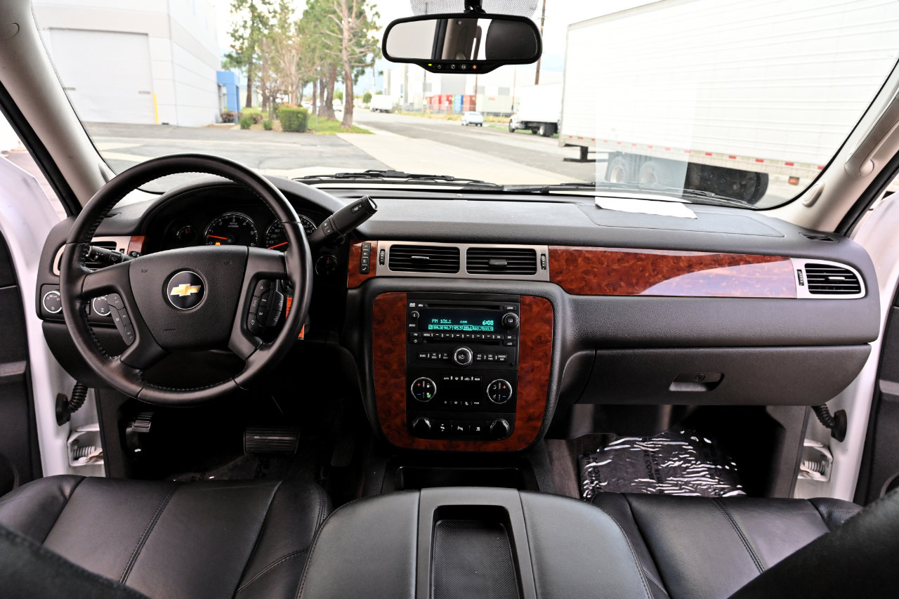 Used 2010 Chevrolet Tahoe LT w/ Luxury Package image 11