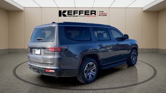 Used 2024 Jeep Wagoneer Series II w/ Flexible Seating Group image 7