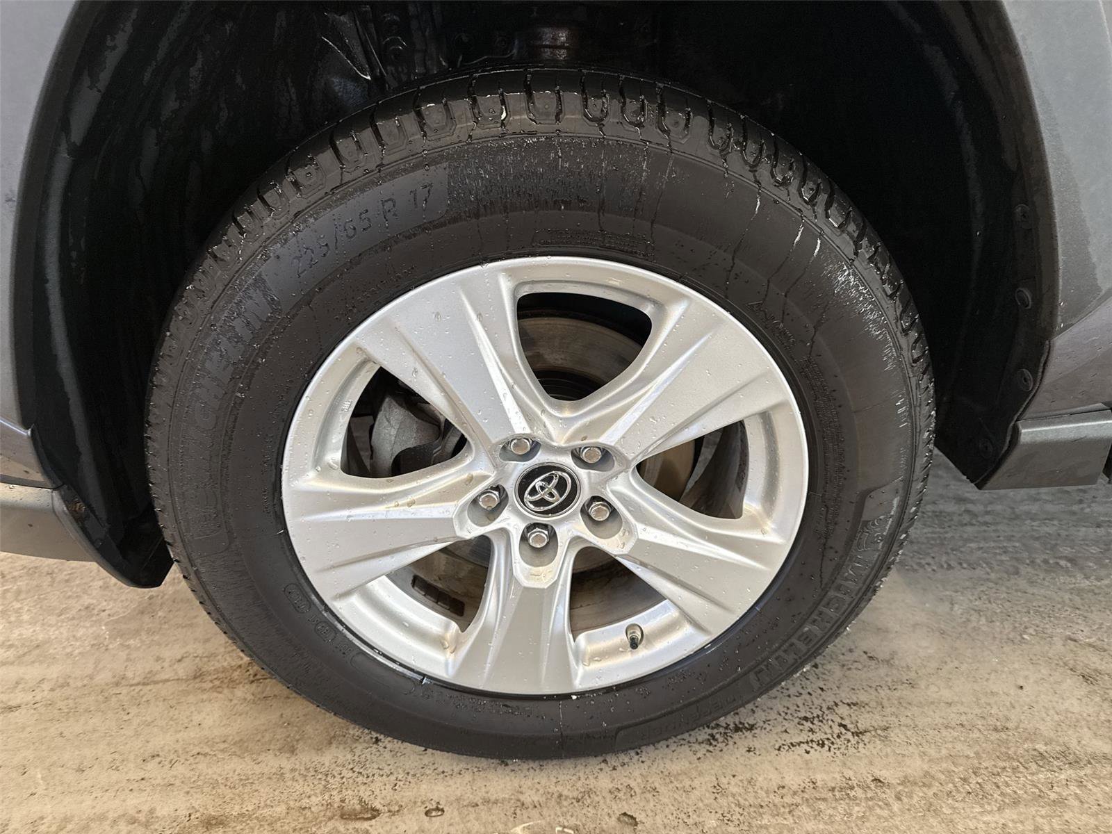 Used 2019 Toyota RAV4 XLE w/ Convenience Package image 19