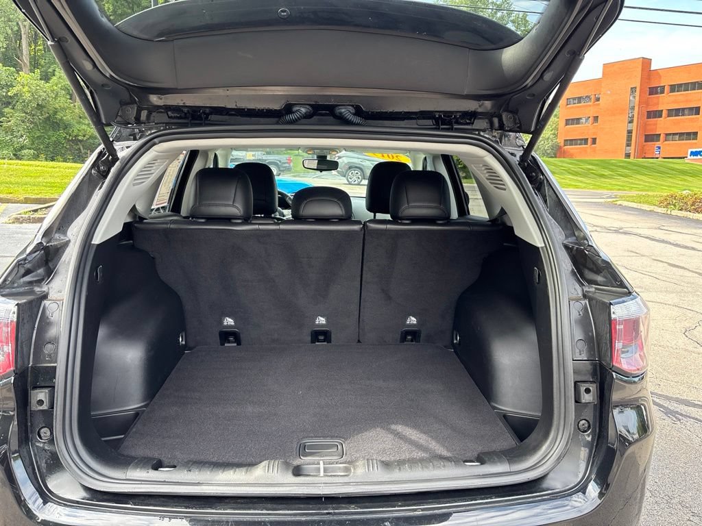 Used 2019 Jeep Compass Latitude w/ Cold Weather Group AWD/4WD image 10