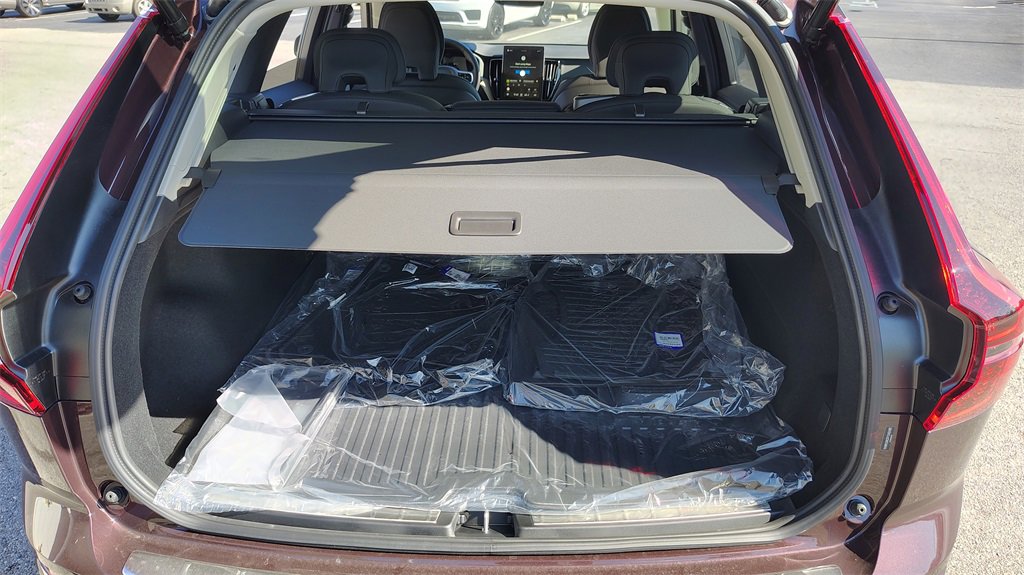 New 2026 Volvo XC60 B5 Plus w/ Climate Package image 33