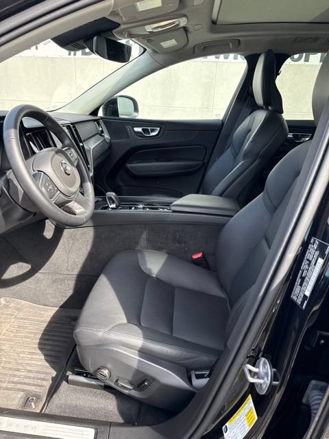 Used 2025 Volvo XC60 B5 Core AWD/4WD image 12